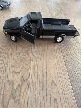 Ertl 1:16 scale dodge ram